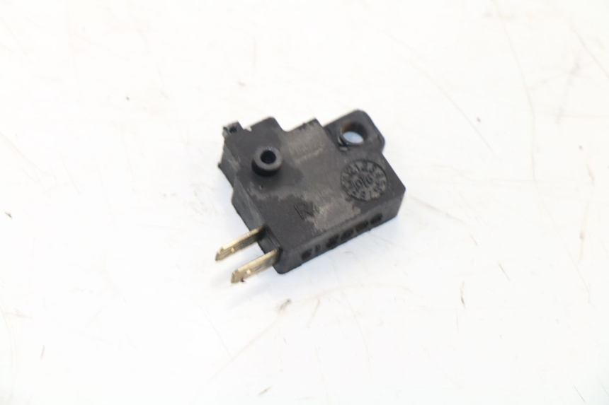 photo de CONTACTEUR FEU STOP DROIT SYM JET EURO X 2T 50 (2003 - 2007)