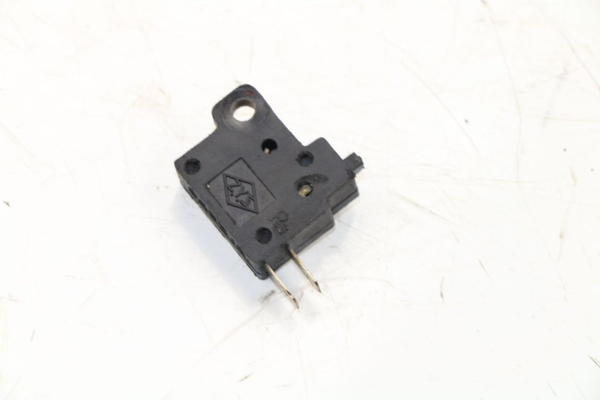 photo de CONTACTEUR FEU STOP DROIT SYM JET EURO X 2T 50 (2003 - 2007)