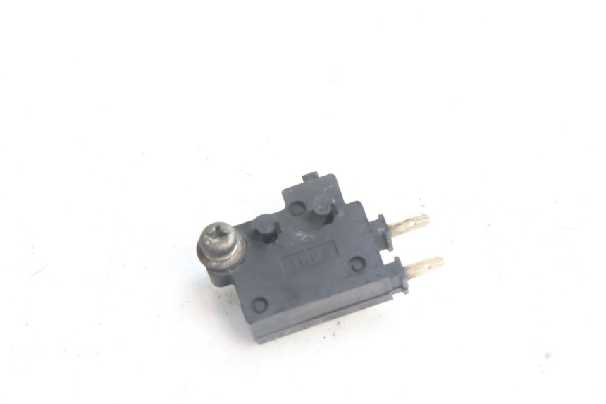 photo de CONTACTEUR FEU STOP DROIT YAMAHA TDM ABS 900 (2002 - 2014) - Vue principale
