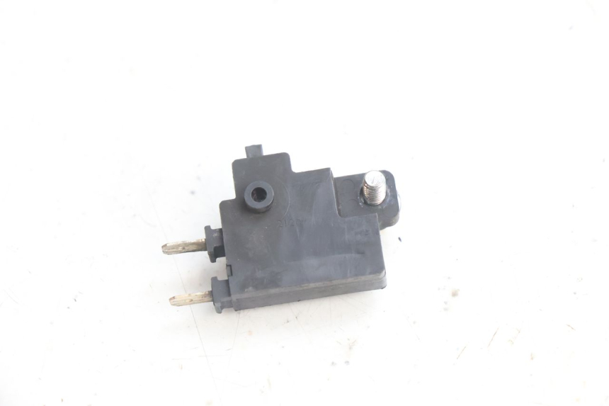 photo de CONTACTEUR FEU STOP DROIT YAMAHA TDM ABS 900 (2002 - 2014) - Zoom état d’usage
