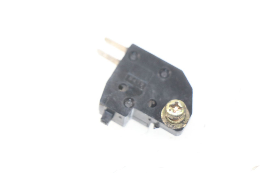 photo de CONTACTEUR FEU STOP DROIT TRIUMPH SPRINT ST ABS 1050 (2005 - 2007)