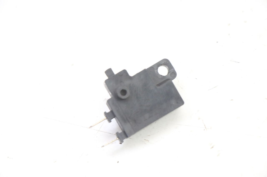 photo de CONTACTEUR FEU STOP DROIT PEUGEOT TWEET 4T 50 (2014 - 2019)