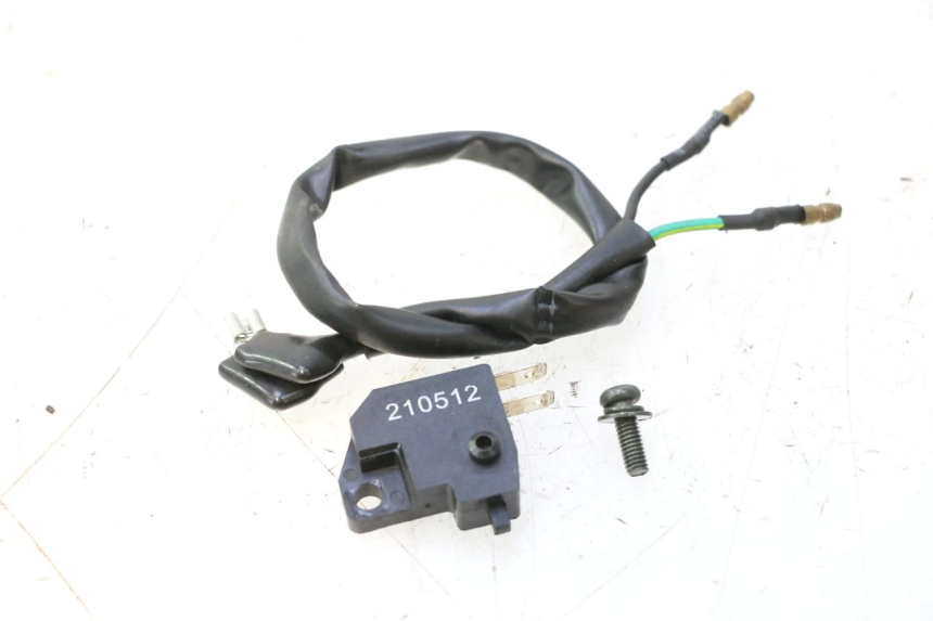 photo de CONTACTEUR FEU STOP DROIT PEUGEOT TWEET 4T 50 (2018 - 2022) - Détail de la pièce