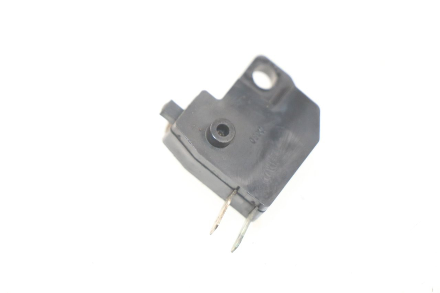 photo de CONTACTEUR FEU STOP DROIT SUZUKI UC EPICURO 125 (1999 - 2003)