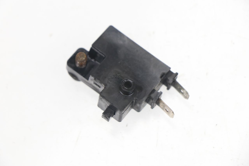photo de CONTACTEUR FEU STOP DROIT HONDA VTR F FIRESTORM 1000 (1997 - 2001)