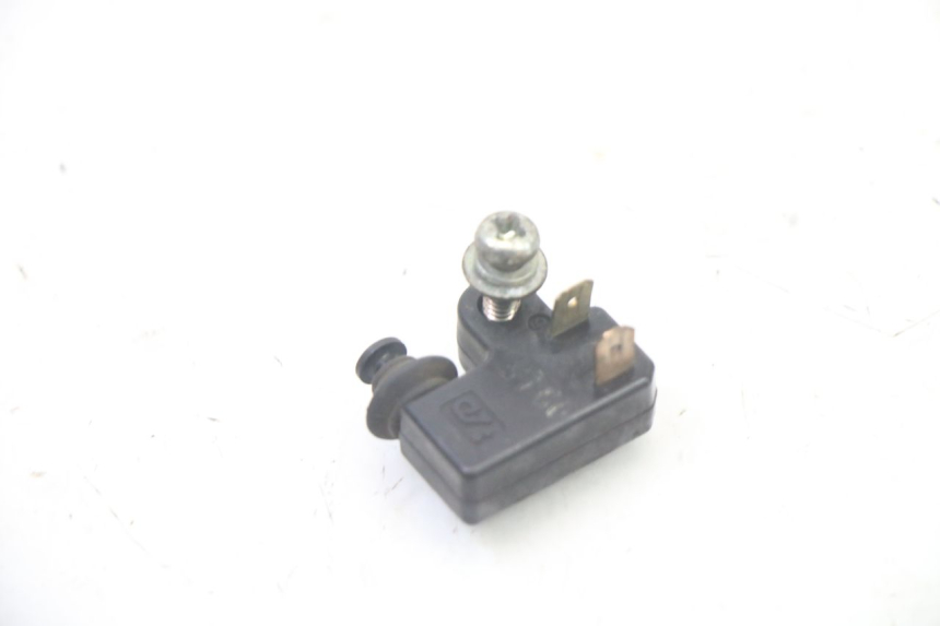 photo de CONTACTEUR FEU STOP DROIT YAMAHA X-MAX XMAX 125 (2010 - 2014)