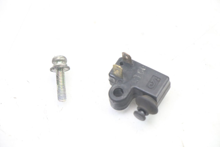 photo de CONTACTEUR FEU STOP DROIT YAMAHA X-MAX XMAX 125 (2010 - 2014)
