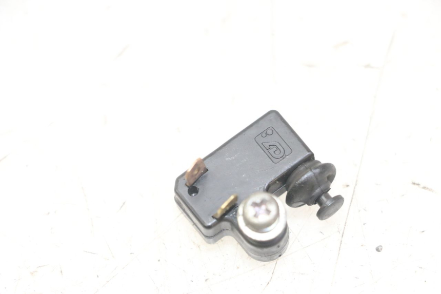 photo de CONTACTEUR FEU STOP DROIT YAMAHA X-MAX XMAX 125 (2010 - 2014)