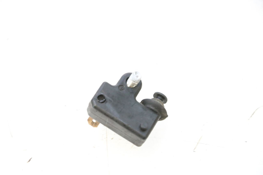 photo de CONTACTEUR FEU STOP DROIT YAMAHA X-MAX XMAX 125 (2010 - 2013) - Zoom état d’usage