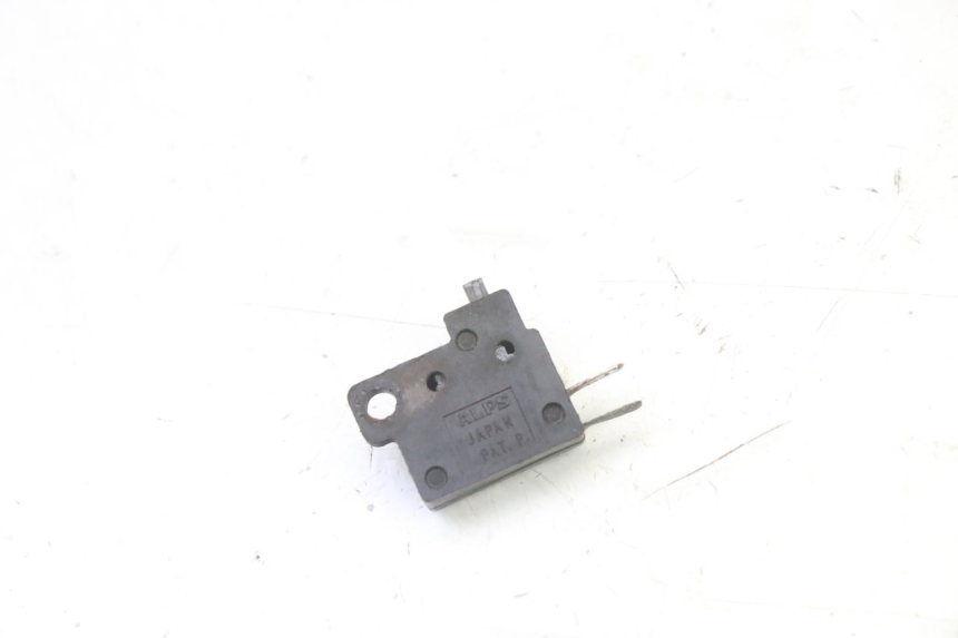photo de CONTACTEUR FEU STOP DROIT HONDA X8R 50 (1998 - 2003)
