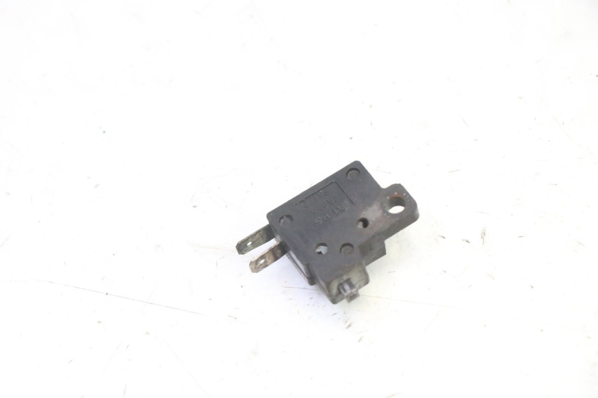 photo de CONTACTEUR FEU STOP DROIT HONDA X8R 50 (1998 - 2003)