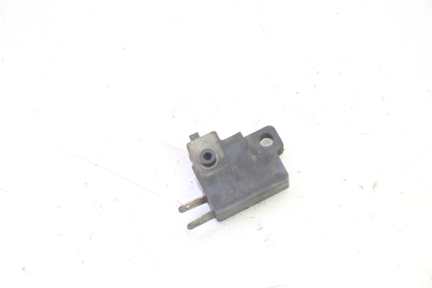 photo de CONTACTEUR FEU STOP DROIT HONDA X8R 50 (1998 - 2003)