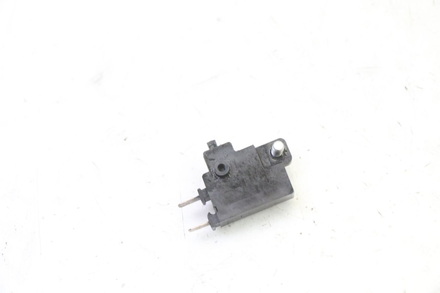 photo de CONTACTEUR FEU STOP DROIT YAMAHA XJ6 ABS 600 (2008 - 2016)