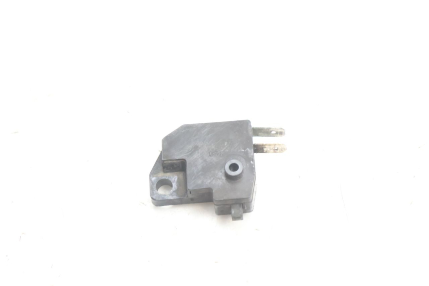 photo de CONTACTEUR FEU STOP DROIT YAMAHA XJR 1300 (1998 - 2002) - Autre angle de vue