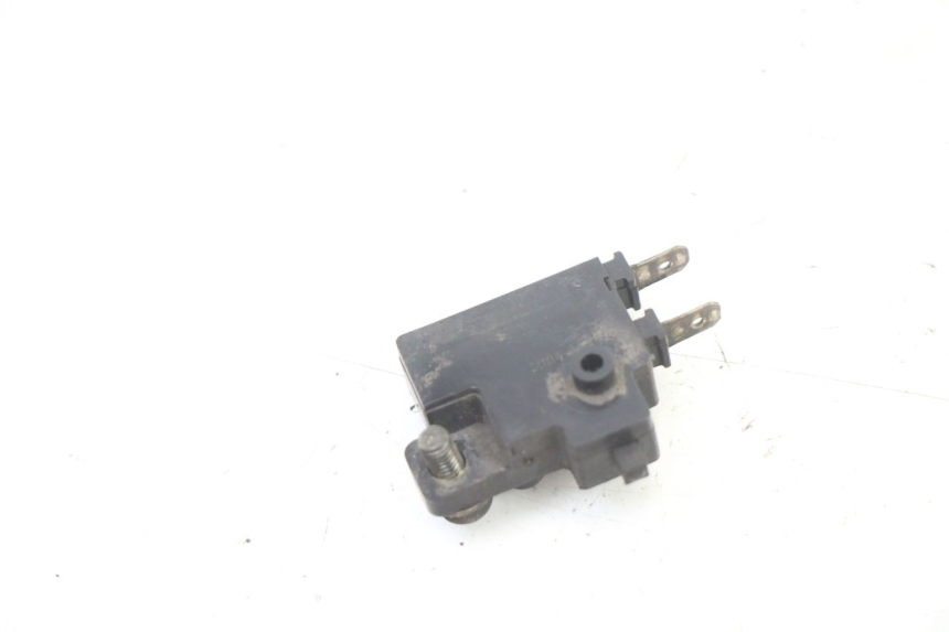 photo de CONTACTEUR FEU STOP DROIT HONDA XLV VARADERO 125 (2000 - 2006)