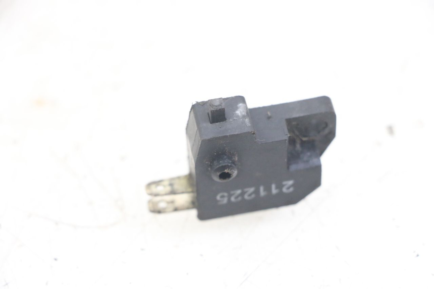 photo de CONTACTEUR FEU STOP DROIT FANTIC XM PERFORMANCE 2T 50 (2021 - 2022)