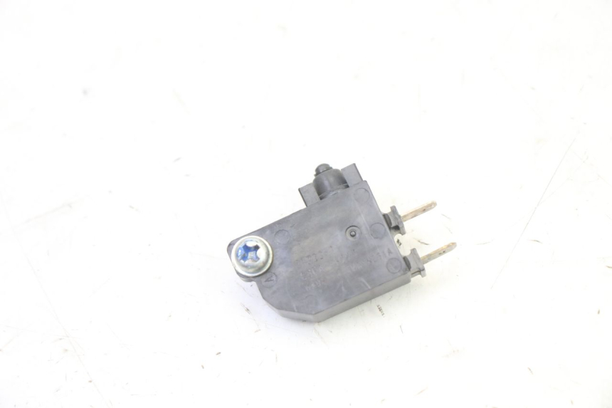 photo de CONTACTEUR FEU STOP DROIT YAMAHA XMAX X-MAX 125 (2021 - 2025)
