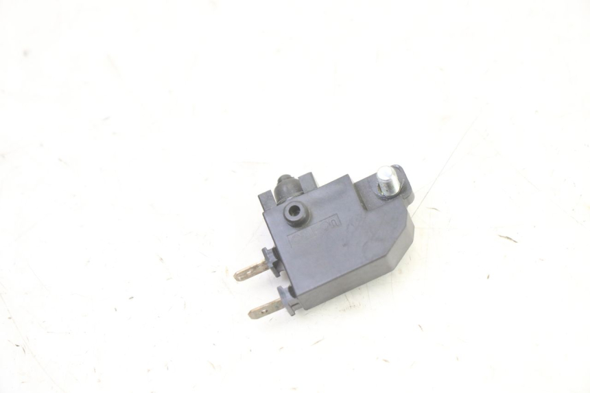 photo de CONTACTEUR FEU STOP DROIT YAMAHA XMAX X-MAX 125 (2021 - 2025)