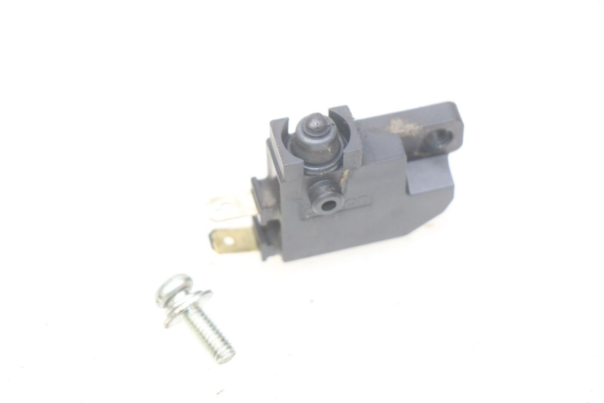 photo de CONTACTEUR FEU STOP DROIT YAMAHA N-MAX NMAX 125 (2017 - 2020)