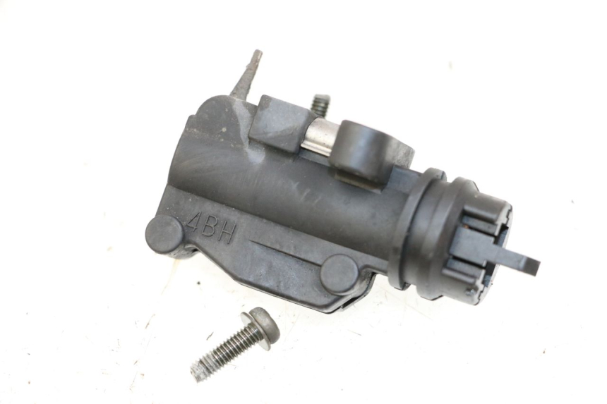 photo de CONTACTEUR FEU STOP DROIT YAMAHA XJ600 XJ DIVERSION 600 (1992 - 1997)
