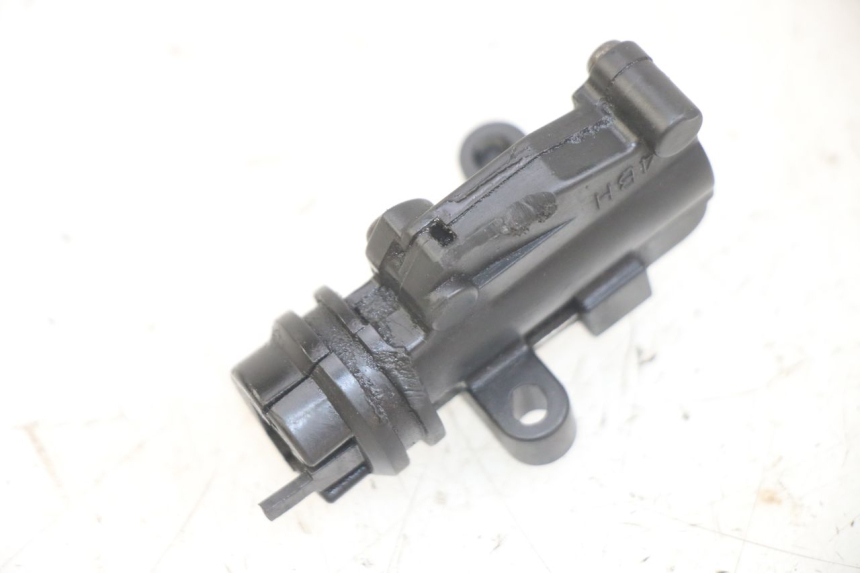 photo de CONTACTEUR FEU STOP DROIT YAMAHA XJN DIVERSION 600 (2000 - 2003)