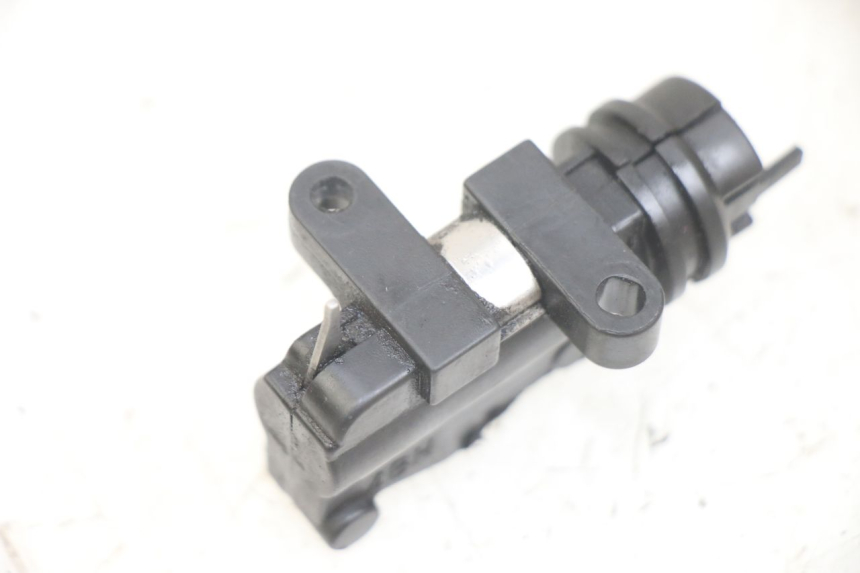 photo de CONTACTEUR FEU STOP DROIT YAMAHA XJN DIVERSION 600 (2000 - 2003)