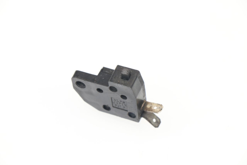 photo de CONTACTEUR FEU STOP DROIT YAMAHA XJR 1200 (1995 - 1999)