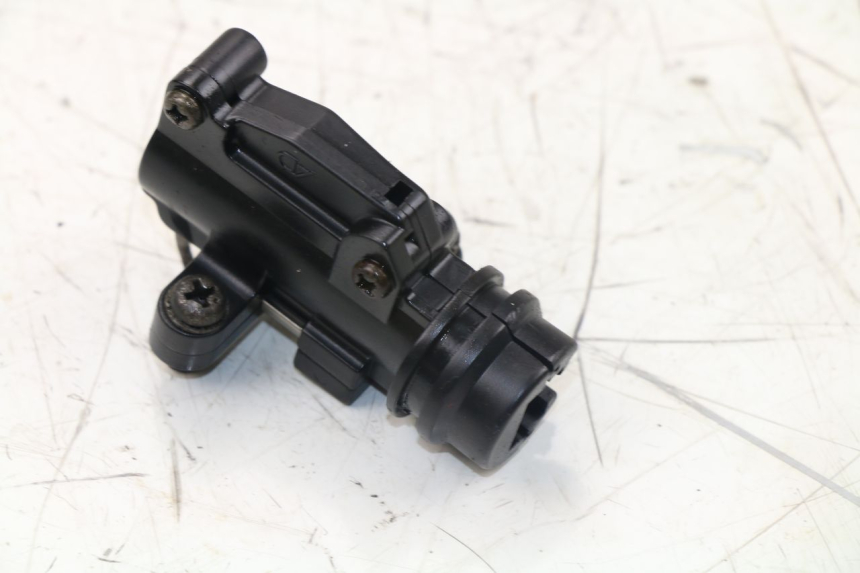 photo de CONTACTEUR FEU STOP DROIT YAMAHA XJS DIVERSION 600 (1997 - 1999)