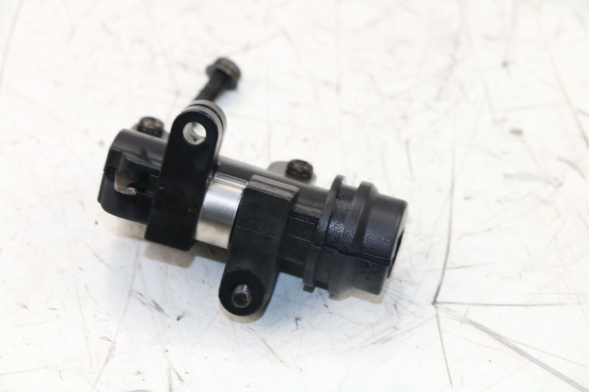 photo de CONTACTEUR FEU STOP DROIT YAMAHA XJS DIVERSION 600 (1997 - 1999)