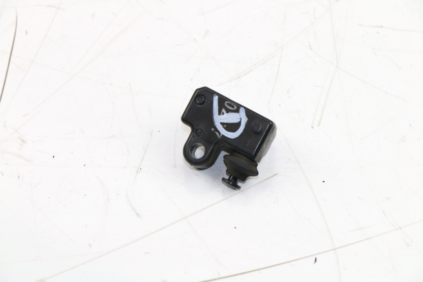 photo de CONTACTEUR FEU STOP DROIT YAMAHA XP T-MAX ABS 500 (2009 - 2011)