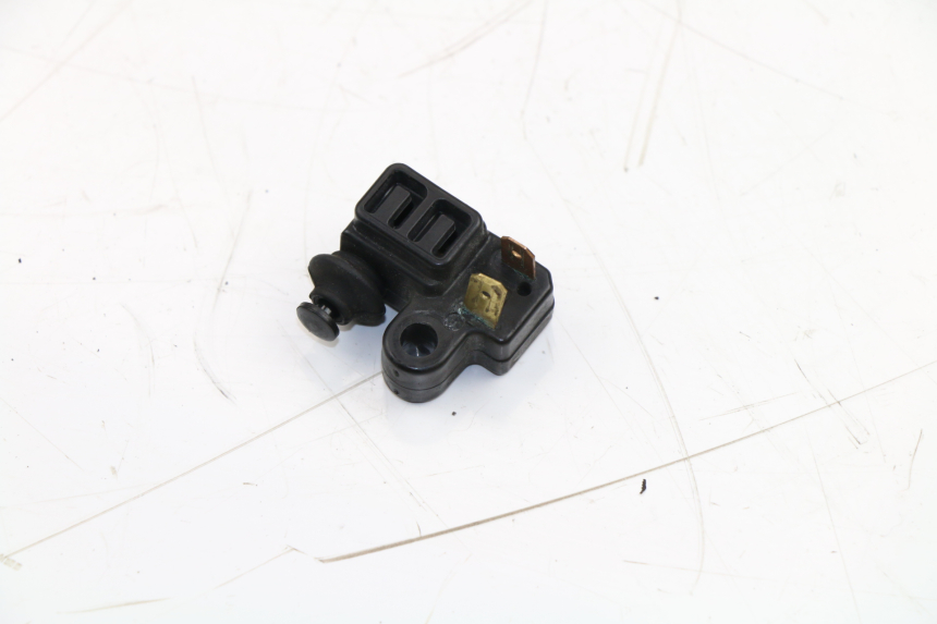 photo de CONTACTEUR FEU STOP DROIT YAMAHA XP T-MAX ABS 500 (2009 - 2011)