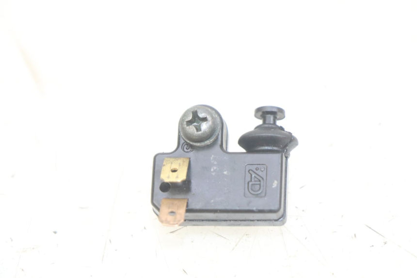photo de CONTACTEUR FEU STOP DROIT YAMAHA YP MAJESTY 400 (2004 - 2008)