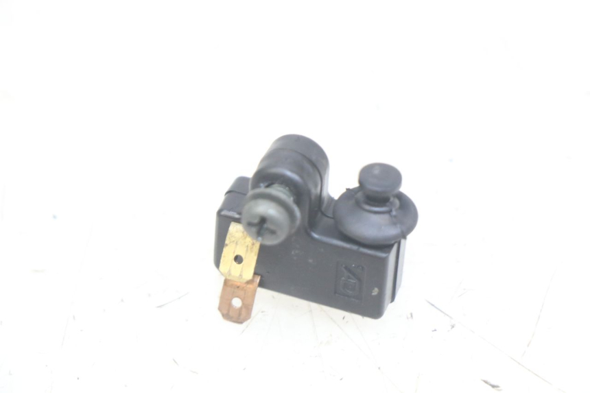 photo de CONTACTEUR FEU STOP DROIT YAMAHA YP MAJESTY 400 (2004 - 2008)