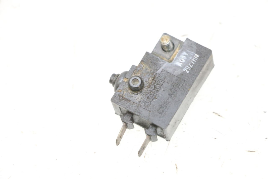 photo de CONTACTEUR FEU STOP DROIT YAMAHA YFM R RAPTOR 250 (2008 - 2014) - Détail de la pièce