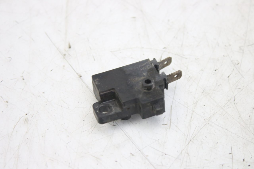 photo de CONTACTEUR FEU STOP DROIT YAMAHA YZF R1 1000 (2007 - 2008)