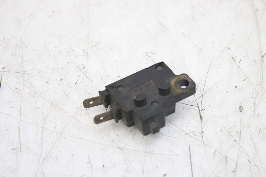 photo de CONTACTEUR FEU STOP DROIT YAMAHA YZF R1 1000 (2007 - 2008)
