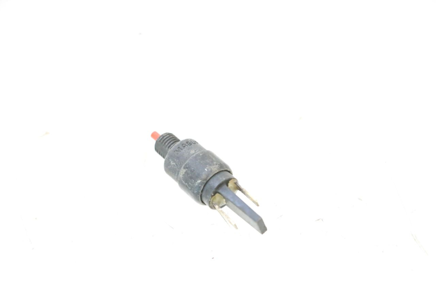 photo de CONTACTEUR FEU STOP DROIT PIAGGIO ZIP 4T 50 (2018 - 2020) - Zoom état d’usage