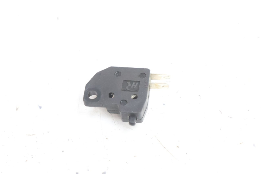 photo de CONTACTEUR FEU STOP GAUCHE KYMCO AGILITY CITY 16P 125 (2015 - 2024) - Zoom état d’usage