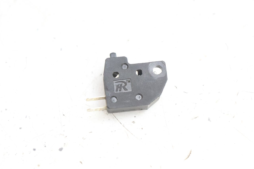 photo de CONTACTEUR FEU STOP GAUCHE KYMCO AGILITY CITY 16P 125 (2015 - 2024) - Autre angle de vue