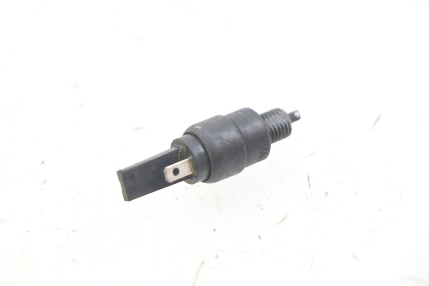 photo de CONTACTEUR FEU STOP GAUCHE APRILIA ATLANTIC 500 (2002 - 2003)