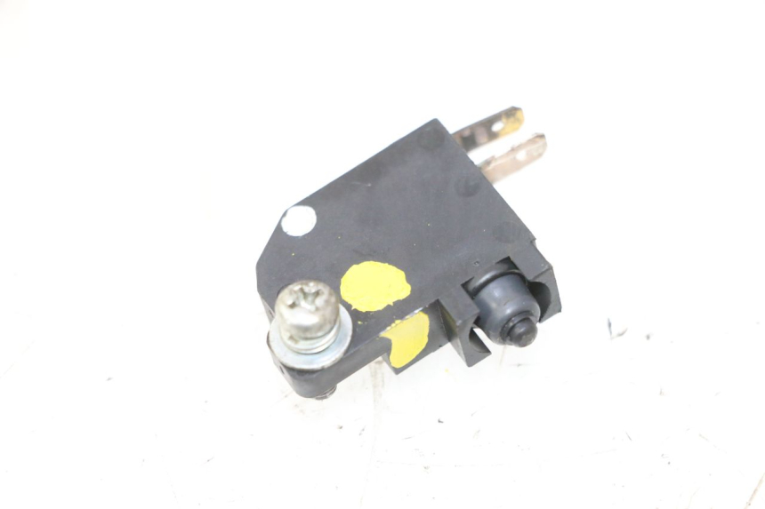 photo de CONTACTEUR FEU STOP GAUCHE SUZUKI BURGMAN 125 (2007 - 2014) - Vue principale