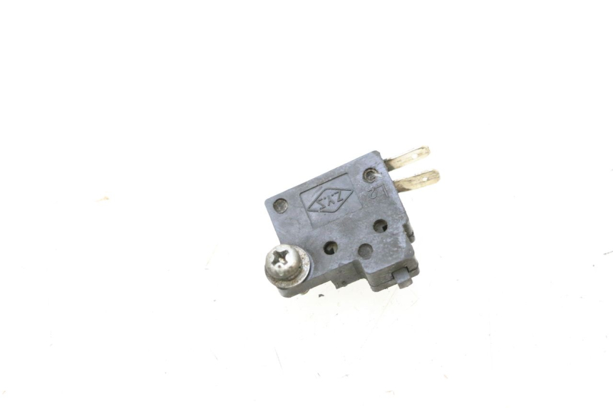 photo de CONTACTEUR FEU STOP GAUCHE SYM GTS EVO 125 (2009 - 2013) - Détail de la pièce