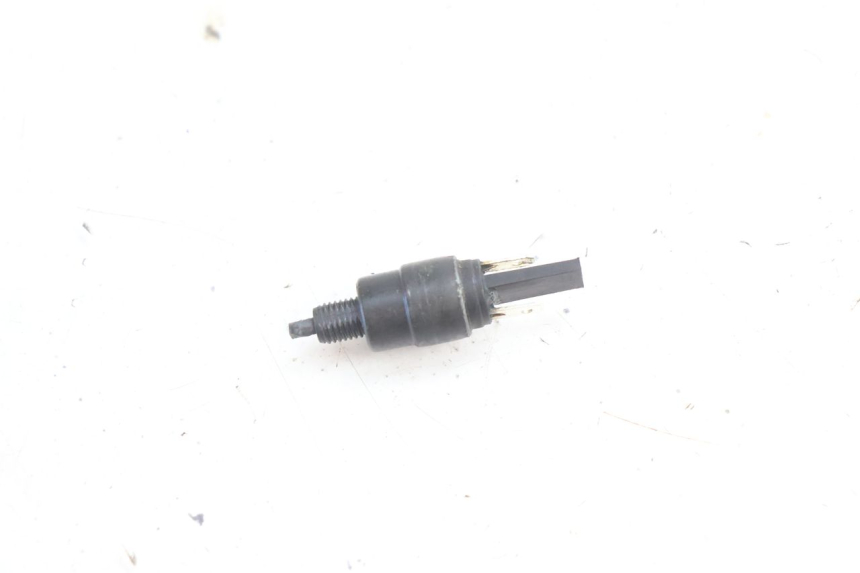 photo de CONTACTEUR FEU STOP GAUCHE PEUGEOT KISBEE 2T 50 (2010 - 2017) - Vue principale