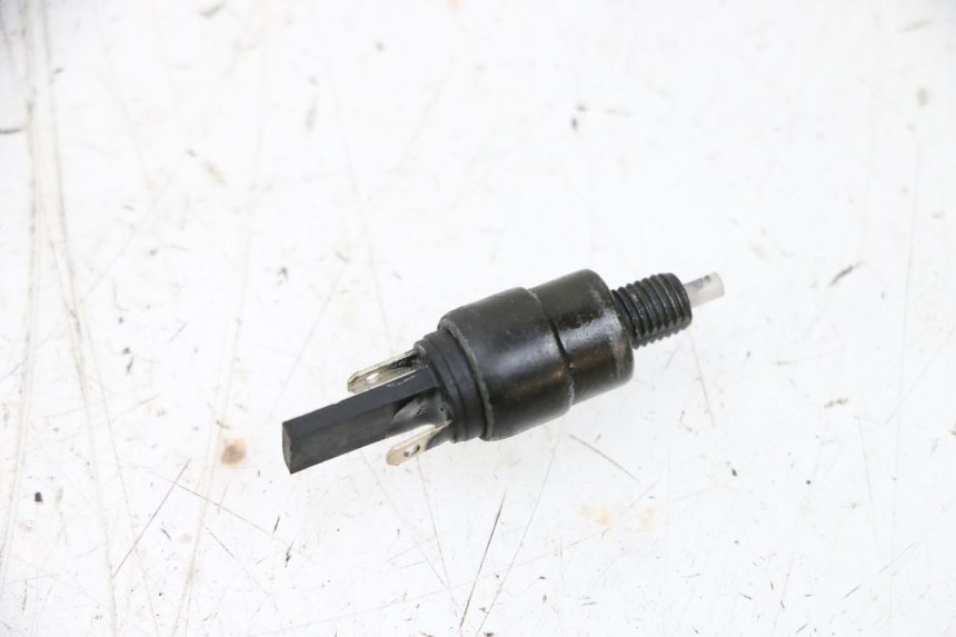 photo de CONTACTEUR FEU STOP GAUCHE PEUGEOT KISBEE 4T 50 (2010 - 2017) - Vue principale