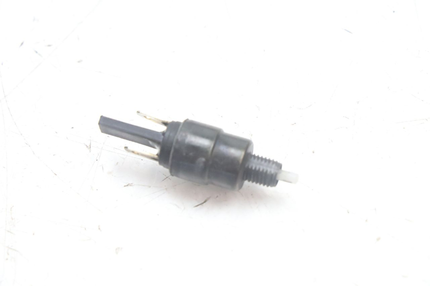 photo de CONTACTEUR FEU STOP GAUCHE PEUGEOT KISBEE 4T 50 (2010 - 2017) - Vue principale
