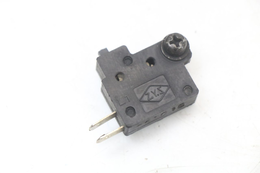 photo de CONTACTEUR FEU STOP GAUCHE KYMCO XCITING 250 (2006 - 2009)
