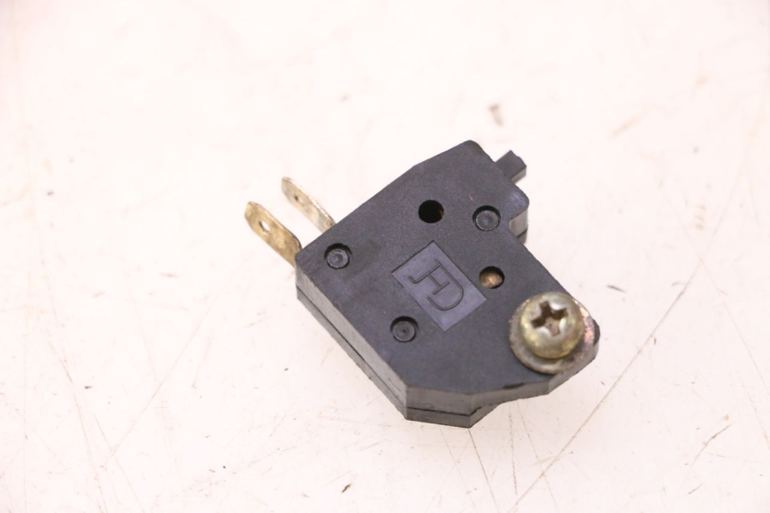 photo de CONTACTEUR FEU STOP GAUCHE KYMCO LIKE 125 (2009 - 2016) - Vue principale