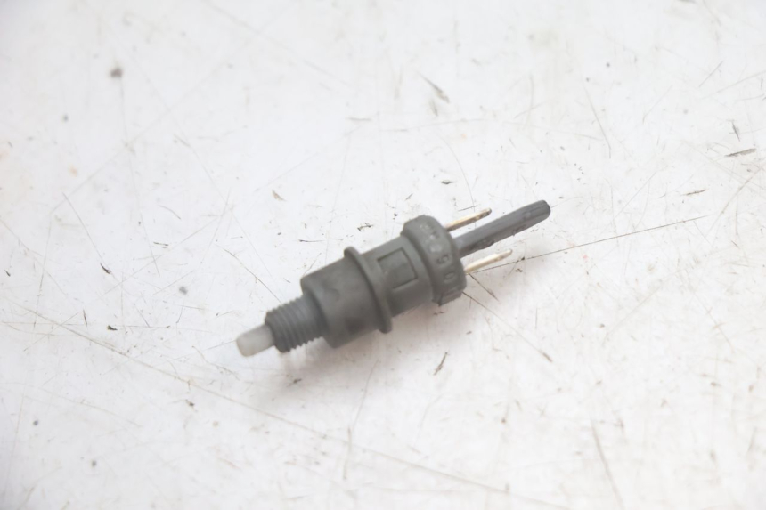 photo de CONTACTEUR FEU STOP GAUCHE PEUGEOT LUDIX 50 (2005 - 2007) - Vue principale