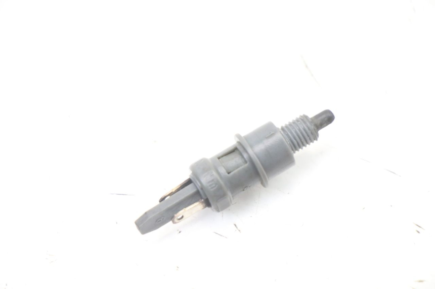 photo de CONTACTEUR FEU STOP GAUCHE PEUGEOT KISBEE 4T 50 (2018 - 2022)