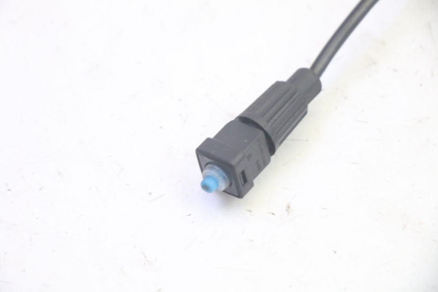 photo de CONTACTEUR FEU STOP GAUCHE JM MOTORS SANTANA EVO 50 (2024 - 2026) - Zoom état d’usage